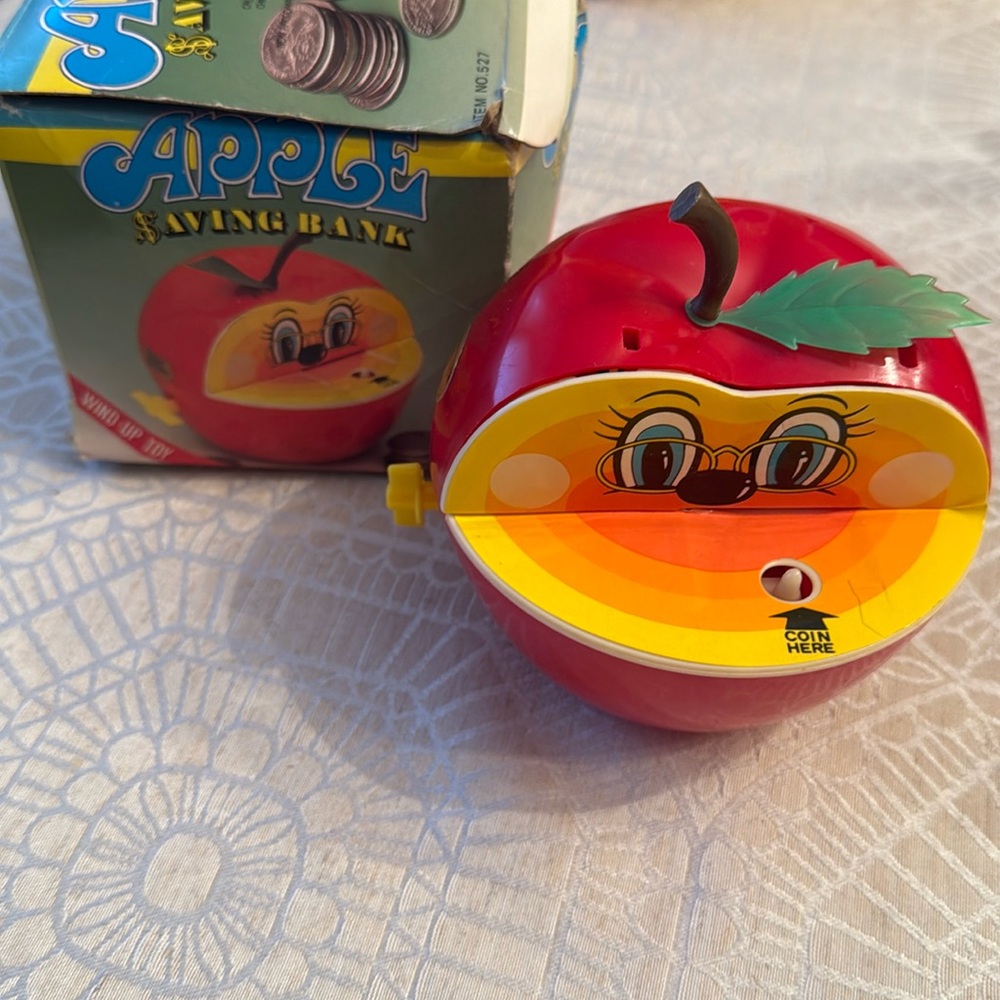 Apple savings bank. Wind up. Vintage